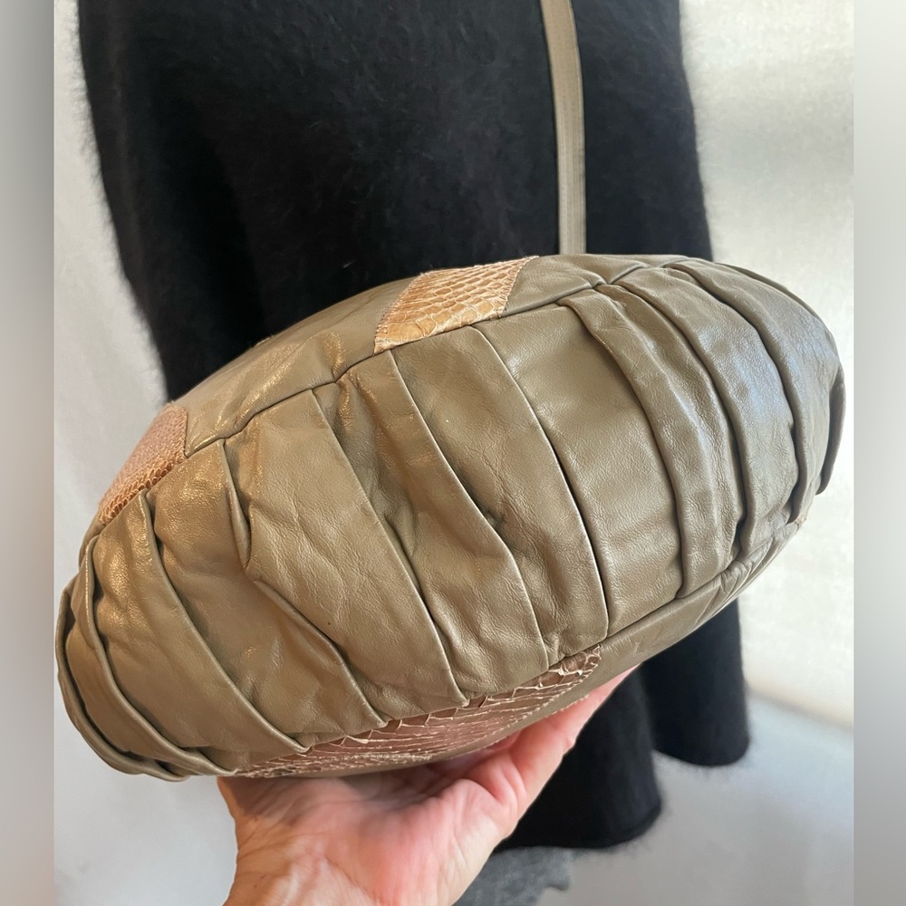 Vintage Cynthia Lockhart leather crossbody bag w snakeskin details - Picture 9 of 13
